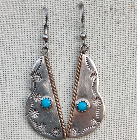 Vintage Sterling Navajo signed sleeping beauty turquoise earrings - Picture 2 of 9